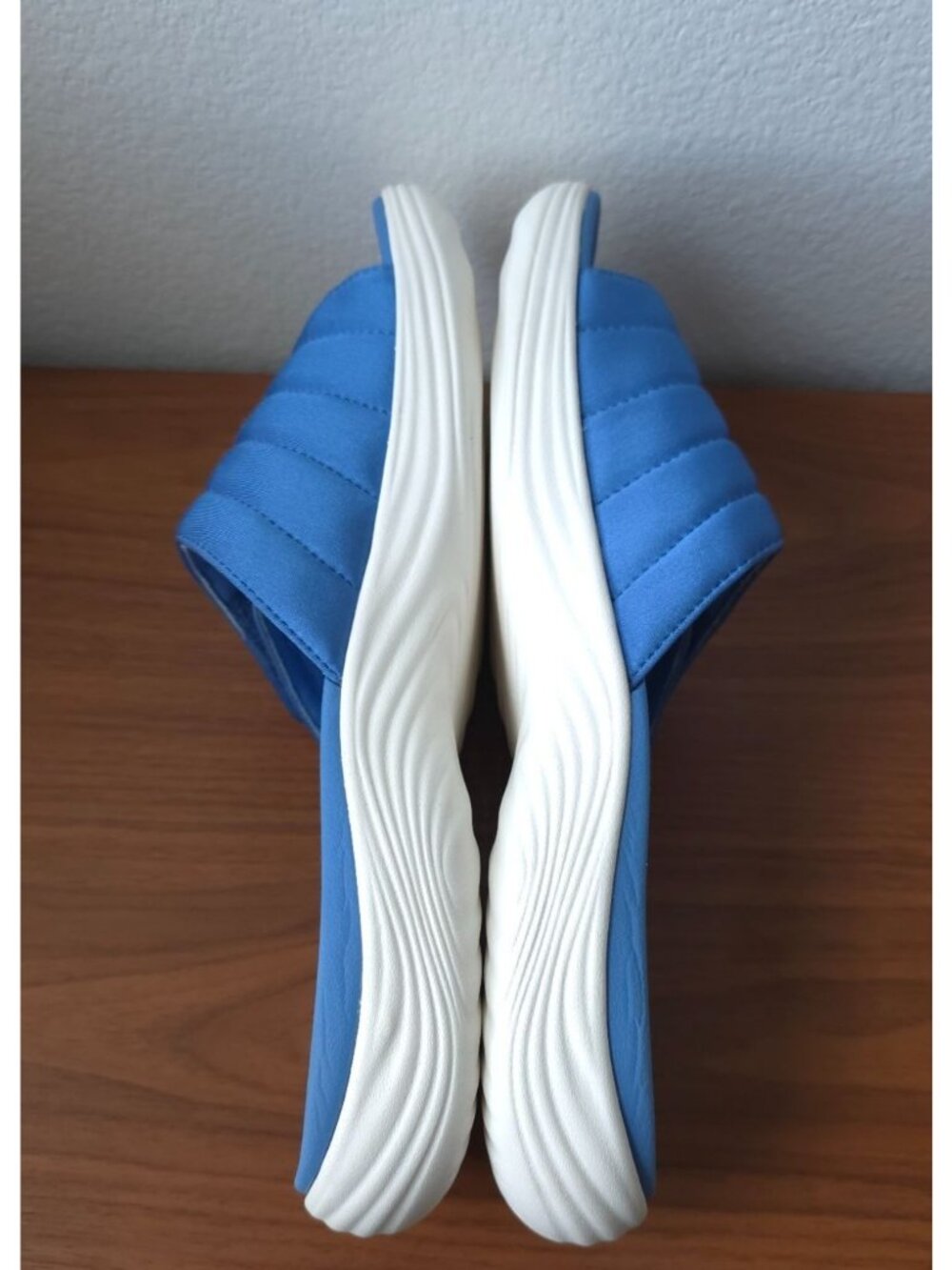 Clarks Cloudsteppers Lola Surf Blue Slide Sandals w/ Cushioned Sole Women's 10M - Picture 4 of 8